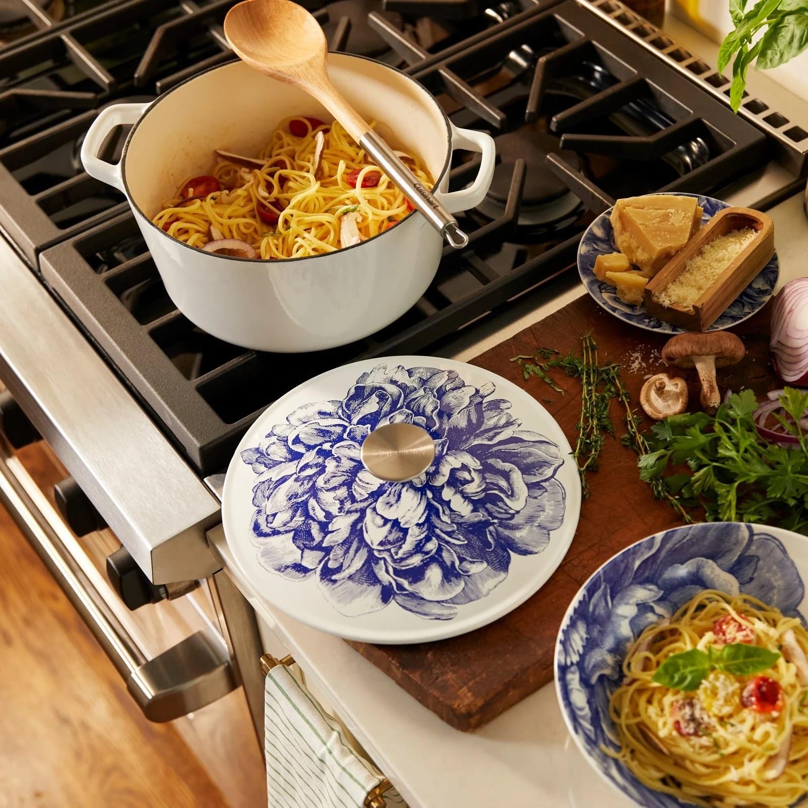 Cuisinart Caskata™ 5 Qt. Round Covered Casserole - Image 3